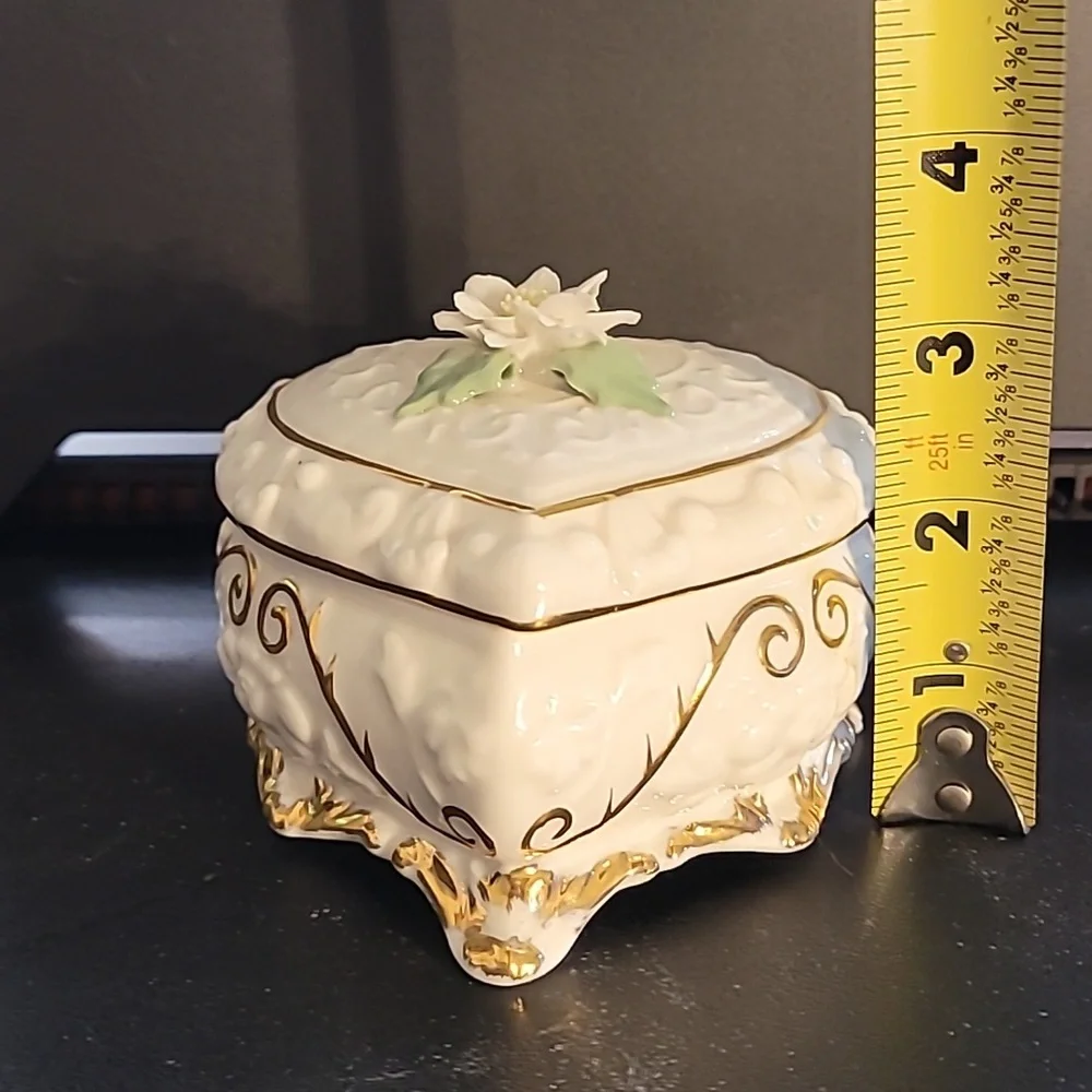 Vintage Musical Trinket Box